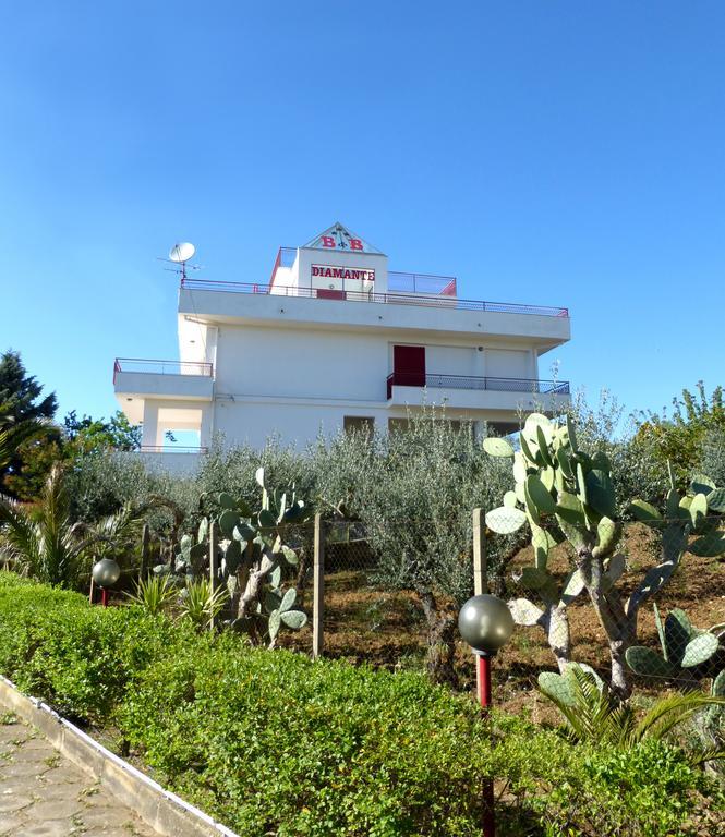 B&B Diamante Nissoria Exterior photo